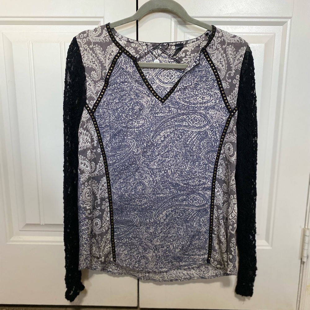 BKE boutique lace pieced top S